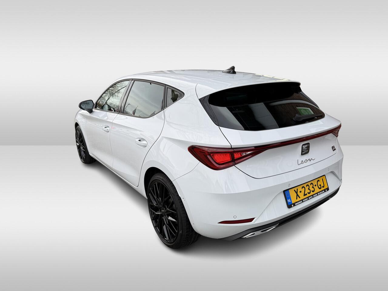 Seat LEON 1.4 TSI eHybrid PHEV FR | Apple Carplay/Android Auto | 19 inch velgen | stuurverwarming |