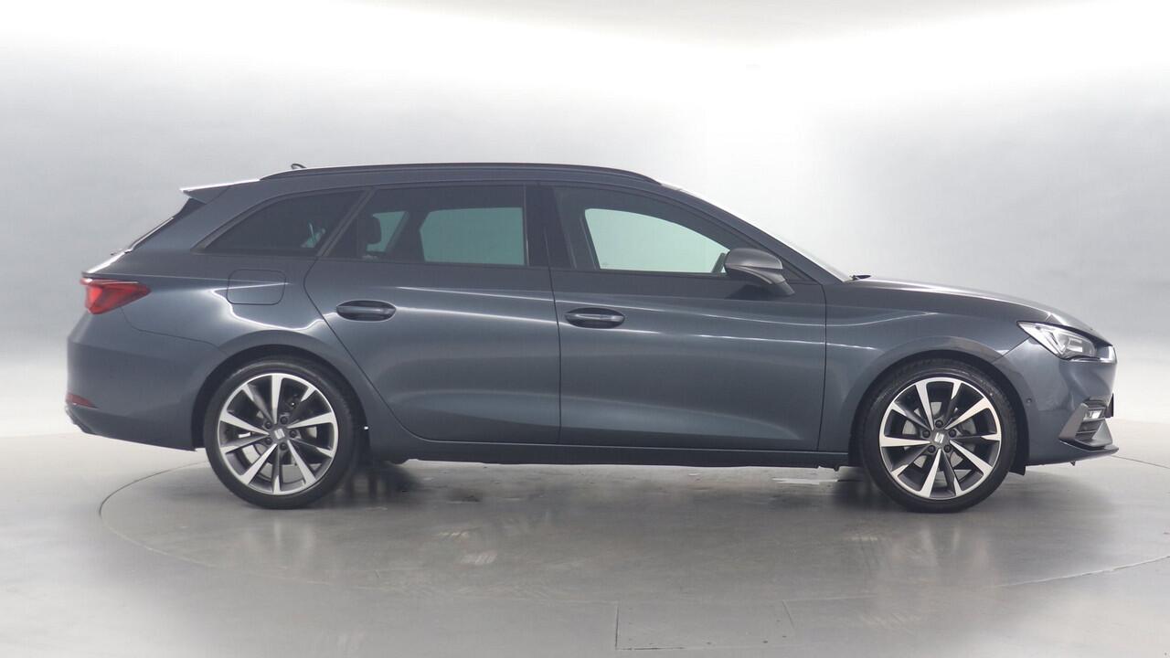 Seat LEON Sportstourer 1.5 eTSI 150pk FR Business Intense DSG / Navigatie / Parkeersensoren