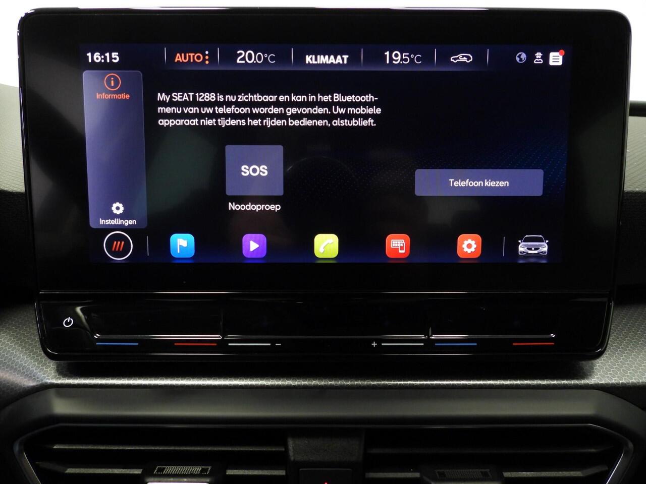 Seat LEON Sportstourer 1.0 eTSI Aut. Style Business Intense NAVI/CAMERA/LED/TREKH./17"LMV!