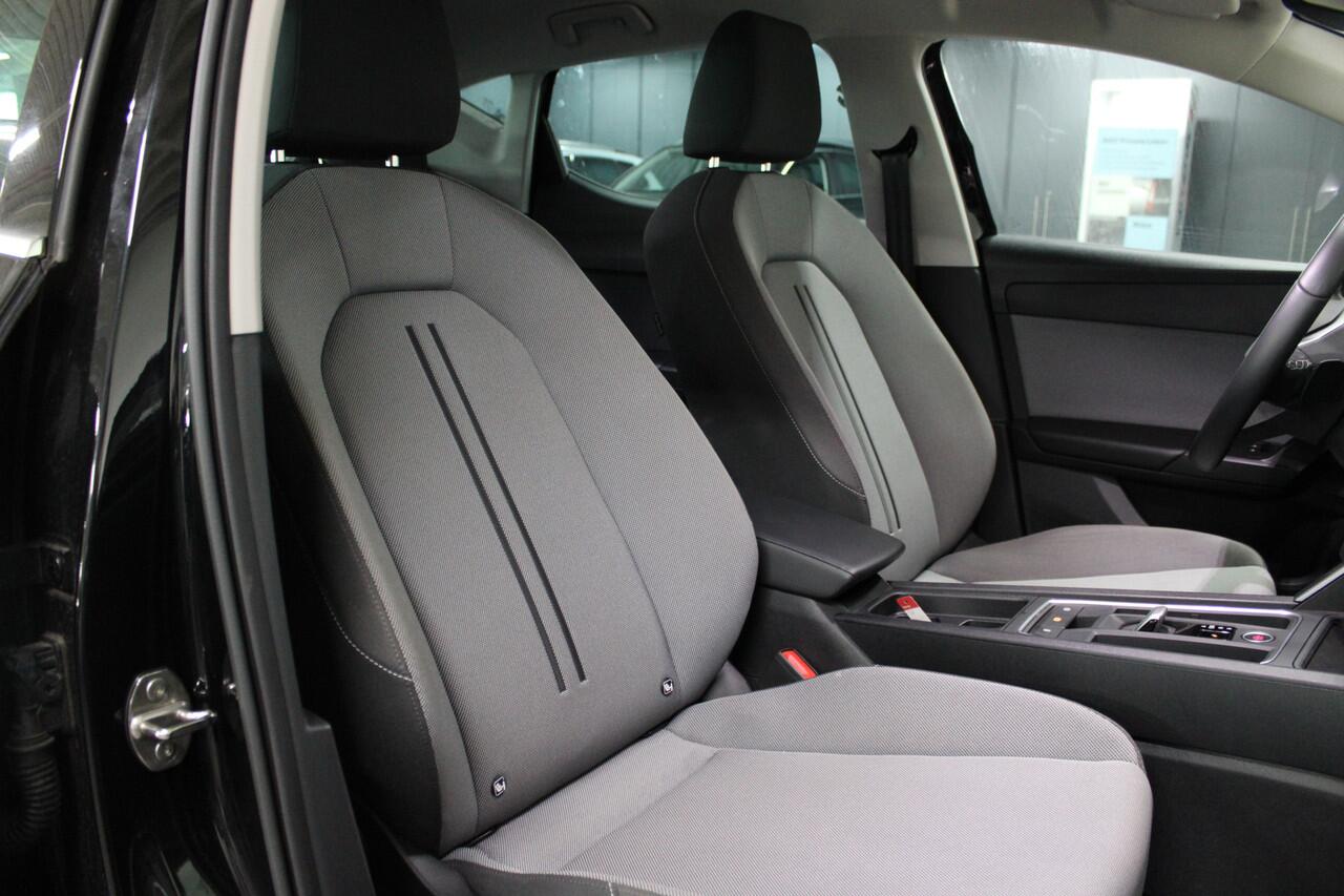 Seat LEON 1.5 eTSI Style Business Intense DSG / Automaat / 5 jaar garantie / Apple carplay / Android auto /