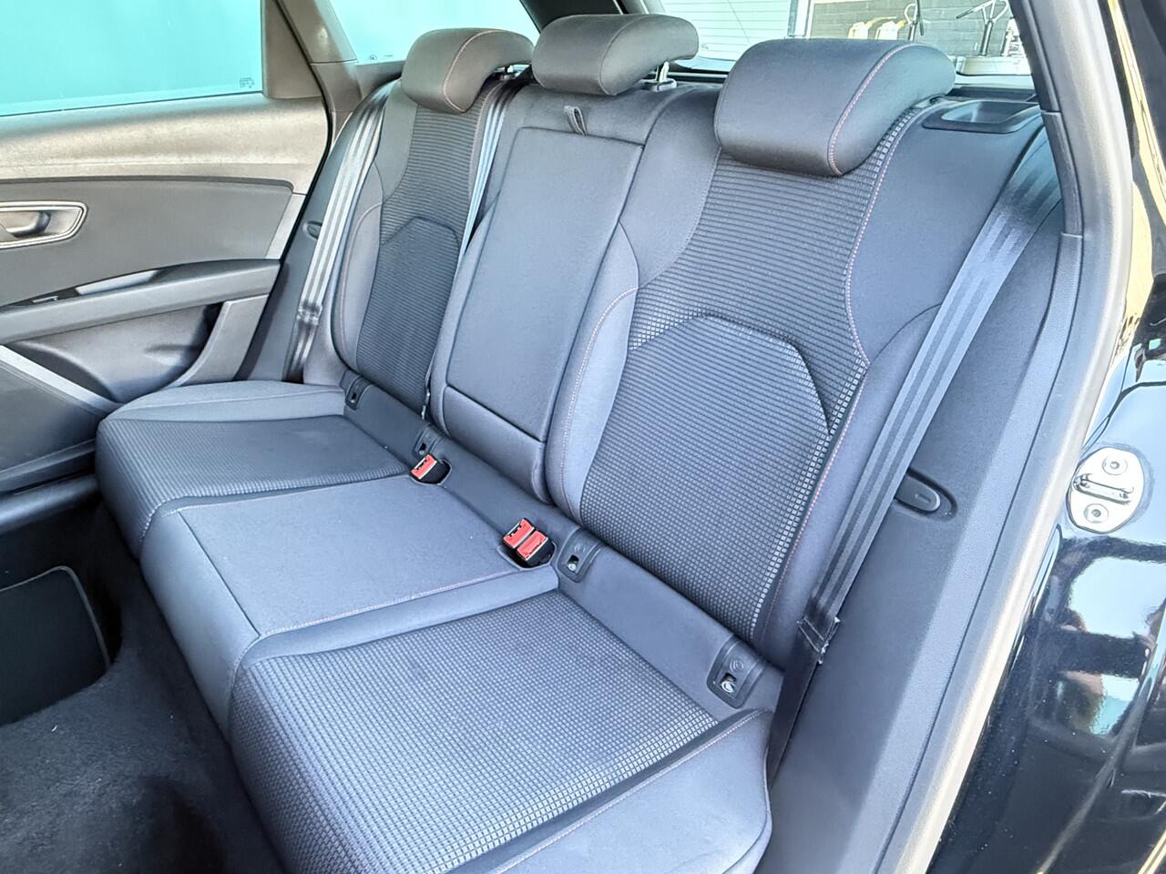 Seat LEON ST BWJ 2020 1.5 TSI 150 PK FR Ultimate Edition AUTOMAAT / CAMERA | HALF LEDER | APPLE CARPLAY | ANDROID AUTO | NAVI | CLIMA | CRUISE | STOELVERW. | BEATS AUDIO | LMV | PDC