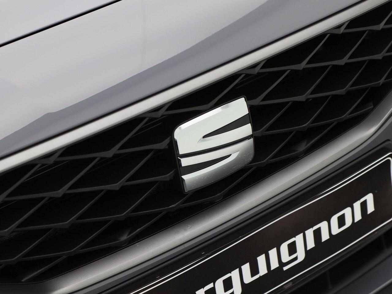 Seat LEON Sportstourer FR Business 1.5 TSI eHybrid PHEV 204pk | Trekhaak | Adaptive cruise control | Achteruitrijcamera | Black pack