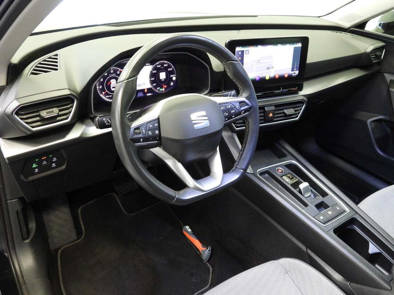 Seat LEON Sportstourer 1.0 eTSI Aut. Style Business Intense NAVI/CAMERA/LED/TREKH./17"LMV!