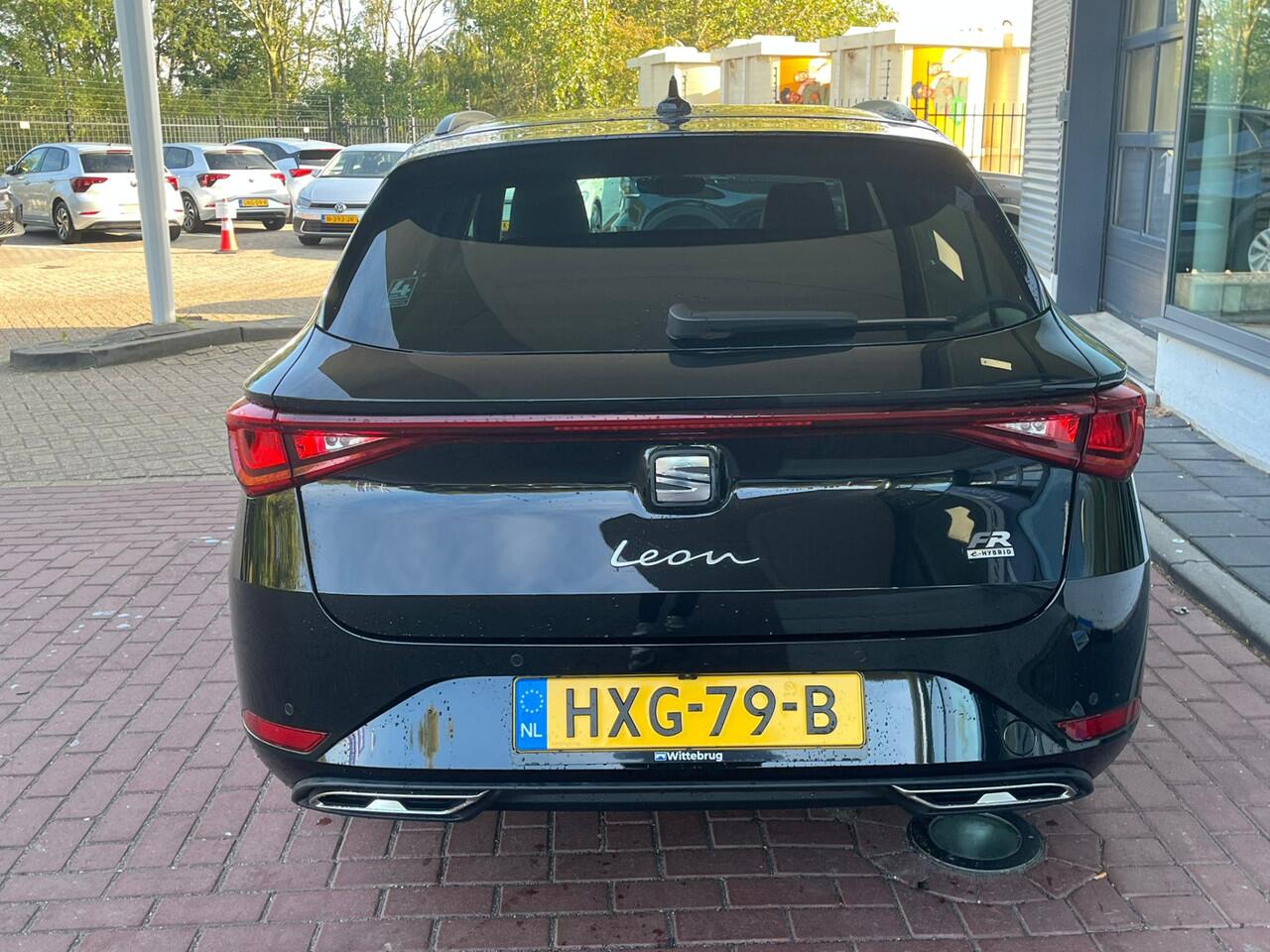 Seat LEON Sportstourer 1.5 TSI DSG e-Hybrid FR Business / 18'' LMV / Navigatie / Carplay / Achteruitrij camera / Adaptieve cruise control / 132 KM WLTP