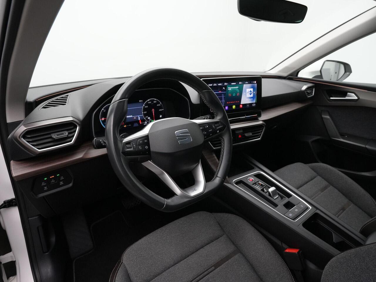 Seat LEON 1.4 TSI eHybrid 204 pk DSG PHEV Xcellence | Stuur-/stoelverwarming | Navigatie | Parkeersensoren voor/achter