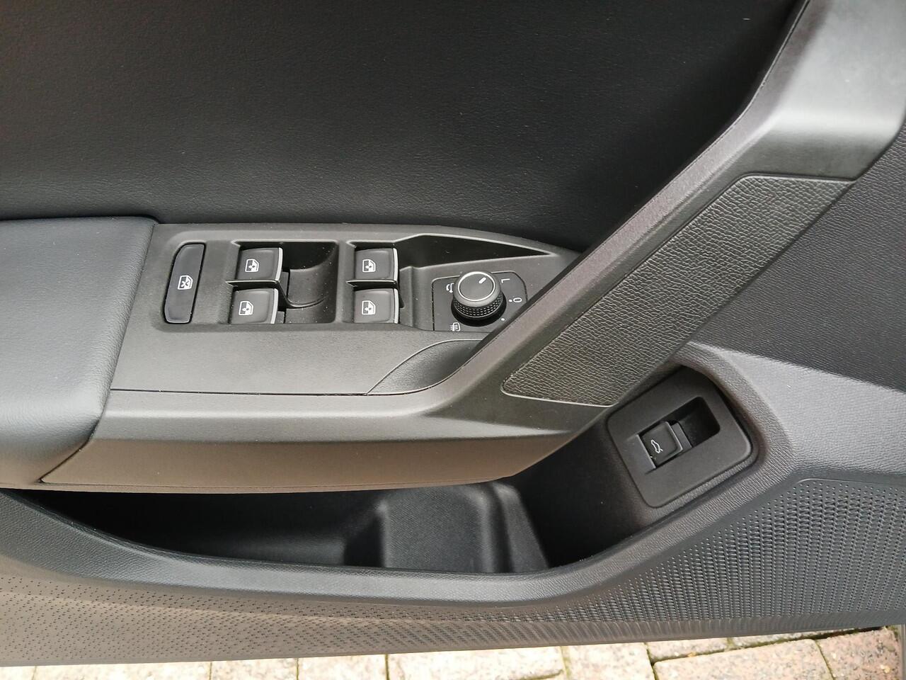 Seat LEON Sportstourer 1.5 TSI FR Business Intense + Technology Pack