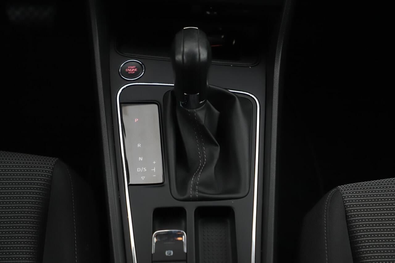 Seat LEON ST 1.0 EcoTSI Style Business Intense DSG Automaat Navigatie Achteruitrijcamera Carplay Android Climate Cruise Control Rijstrooksensor