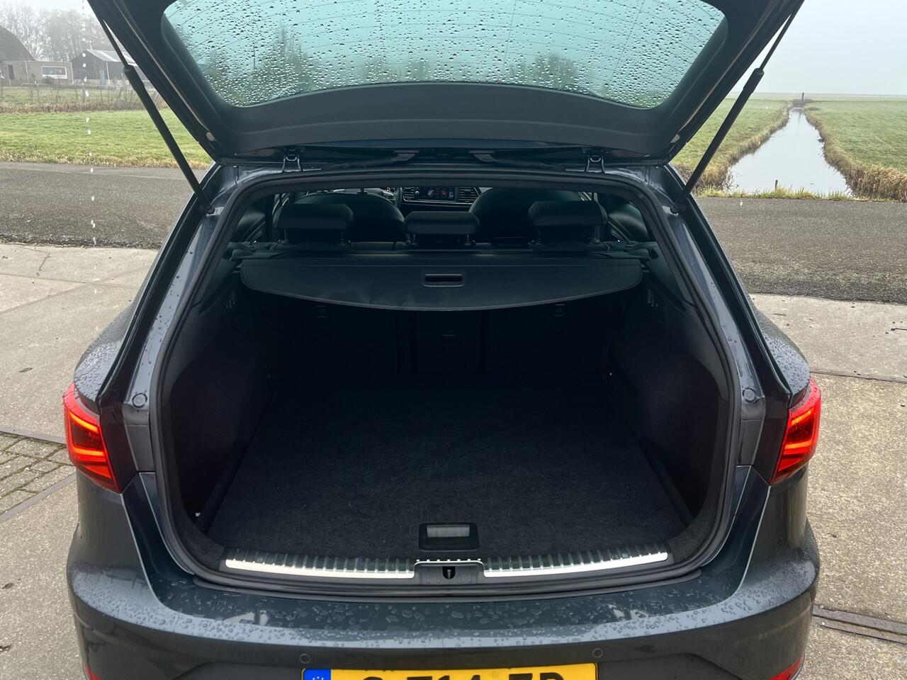 Seat LEON ST 1.5 TSI FR Ultimate Edition Black Virtual dash | panoramadak | DAB | Carplay / Android auto