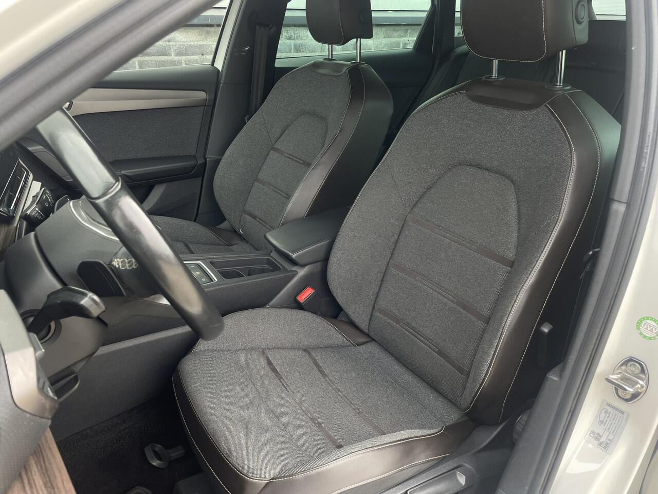 Seat LEON Sportstourer 1.5 eTSI Xcellence M-Hybrid | Elek Trekhaak | Sfeerverl. | LED | Carplay | Camera | Navi | Keyless | Adap. Cruise