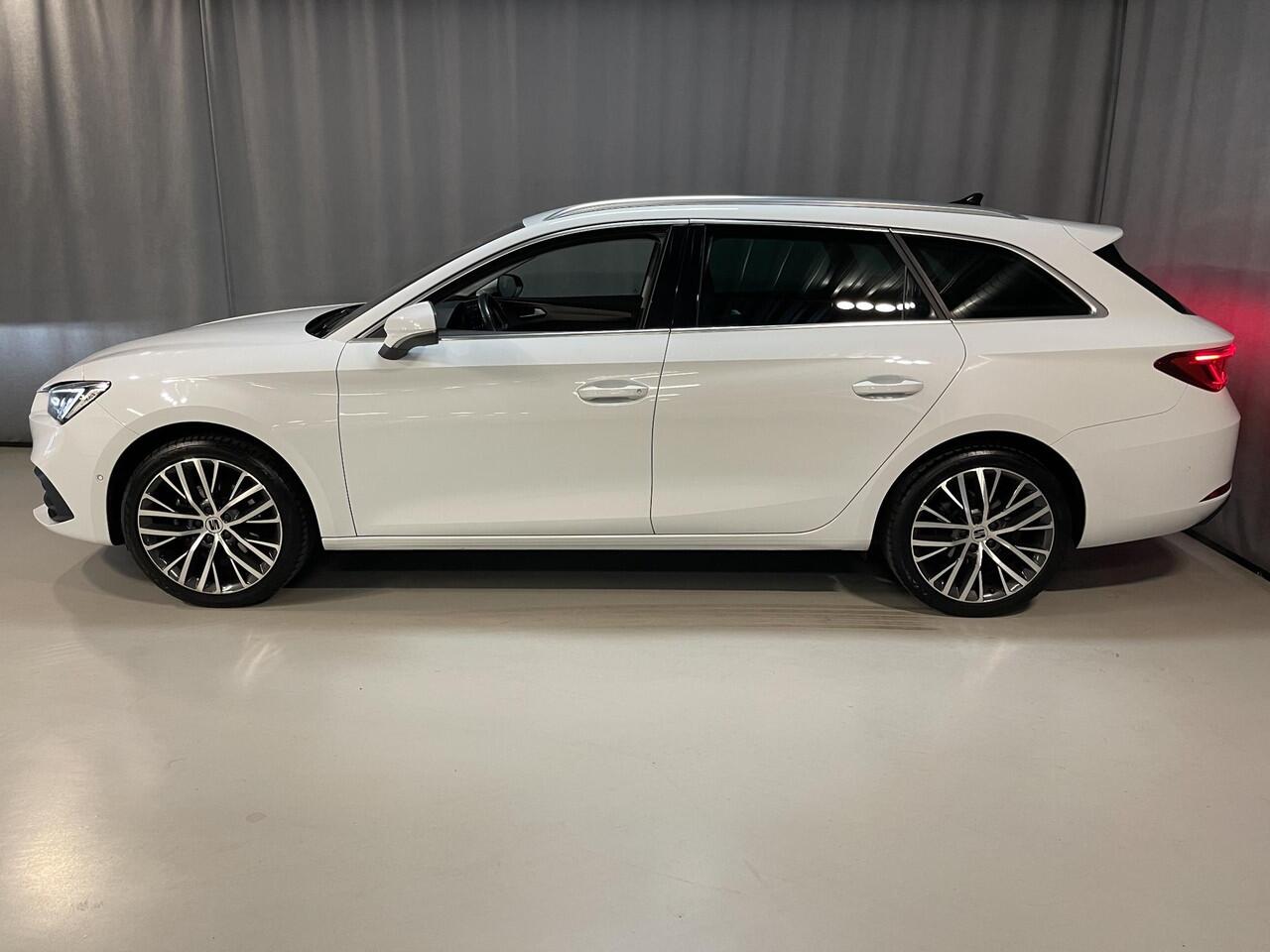 Seat LEON Sportstourer 1.5 TSI Xcellence 18"/Dodehoek/Stoel + stuurverwarming/Keyless/Adaptieve cruise/Apple Carplay & Android Auto/PDC