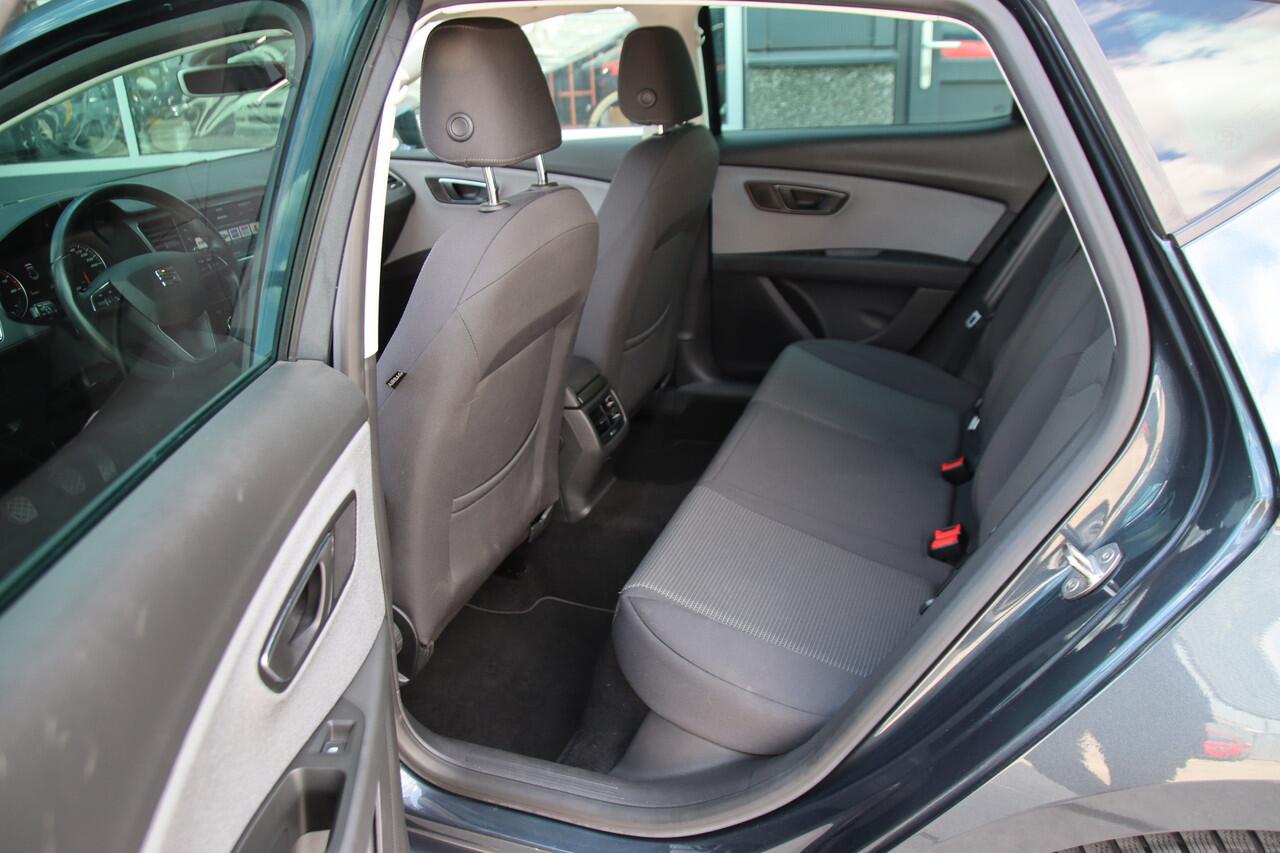 Seat LEON 1.0 EcoTSI Style Business Intense Carplay, 2x PDC, NL Auto Aanbieding!