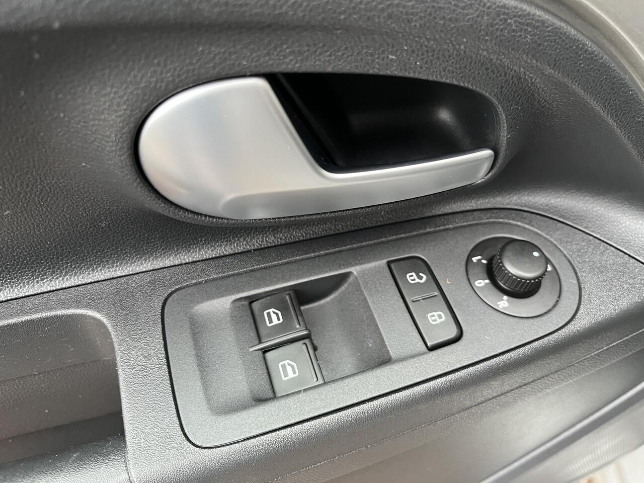 Seat MII Electric electric Plus / PARK. SENSOREN/ CRUISE/ STOELVERWARM./ LANE ASSIST/ BLUETOOTH/ CLIMA