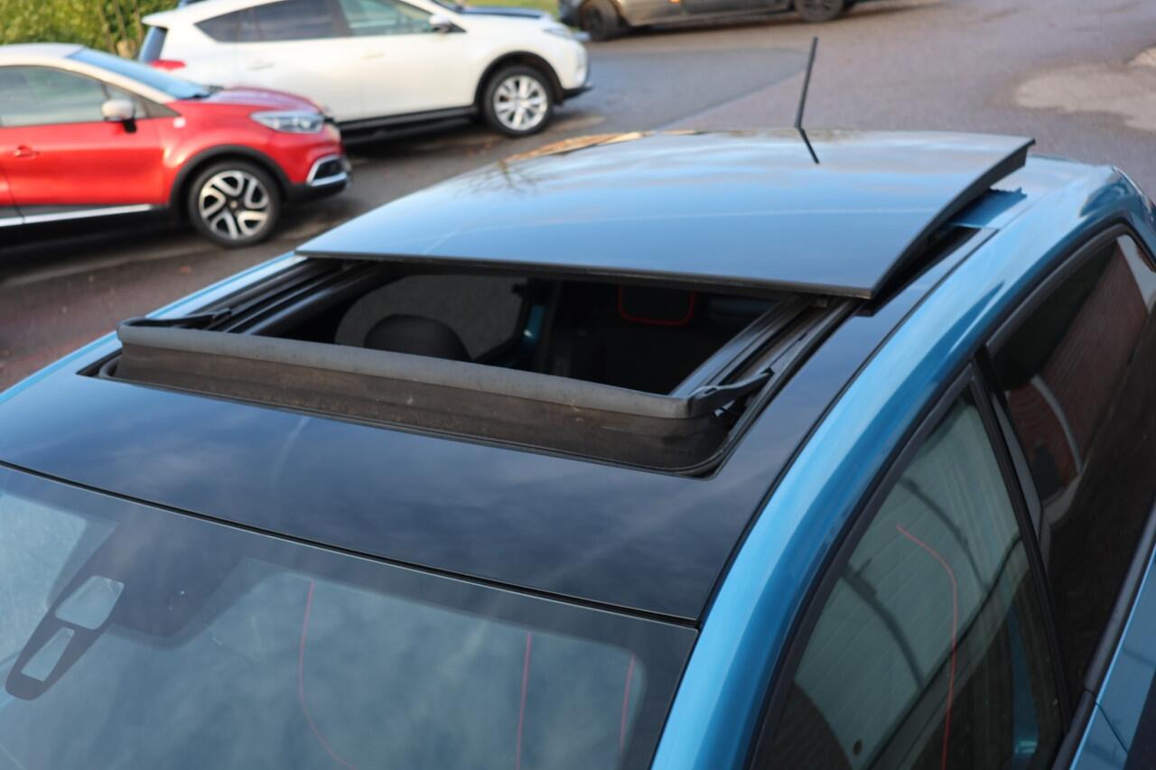 Seat MII 1.0 FR Sport 1e Eig. Electr. Panoramadak, Airco, Cruise control, Parkeersensoren, 16 in lichtmetaal, Radio, Blue tooth, Volledig onderhouden, Org NL auto