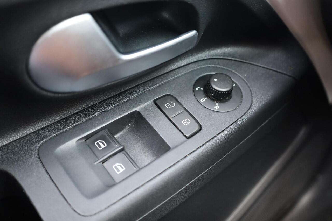 Seat MII Electric electric Plus 83PK / 61kW, NL auto 1e eigenaar dealeronderhouden, SOH 85,7% verwarmbare voorstoelen, climatronic, privacy glas, lederen stuurwiel, cruise control, parkeersensoren achter