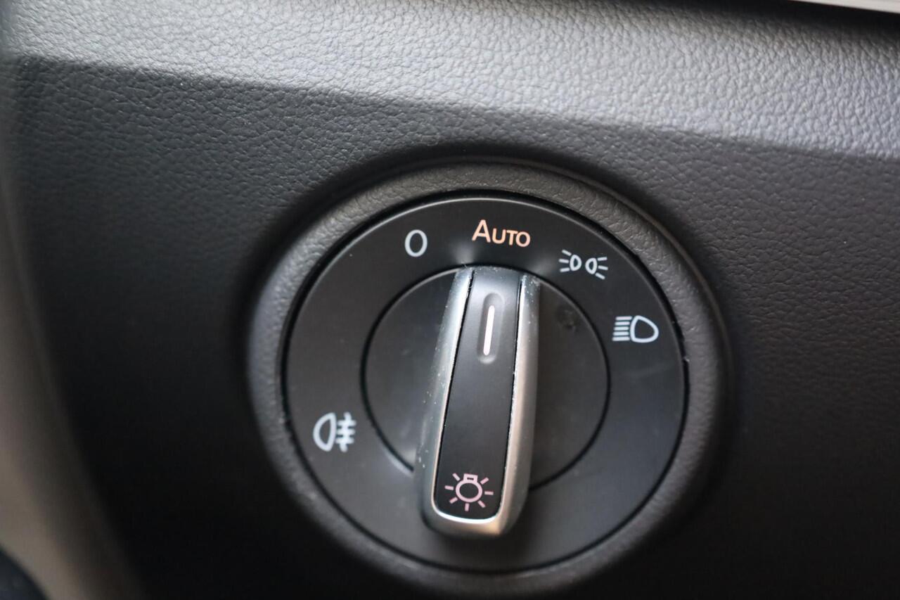 Seat MII Electric electric Plus 83PK / 61kW, NL auto 1e eigenaar dealeronderhouden, SOH 85,7% verwarmbare voorstoelen, climatronic, privacy glas, lederen stuurwiel, cruise control, parkeersensoren achter