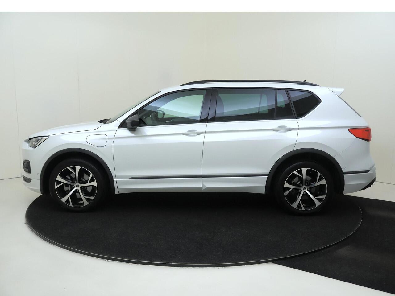 Seat Tarraco 1.4 TSI e-Hybrid PHEV FR Business | Trekhaak | Adaptieve demping | Parkeerassistent | Keyless | Stoelverwarming voor en achter | Dodehoek detectie | Achteruitrijcamera |