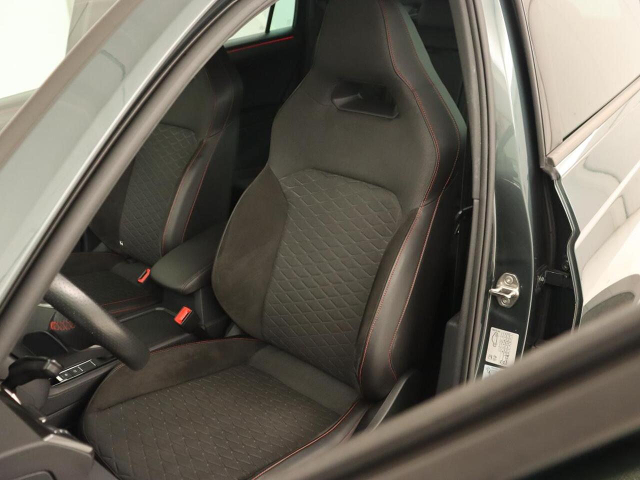 Seat Tarraco 1.5 TSI FR | Trekhaak | Carplay | Camera | Adaptive cruise | Trekhaak | Navigatie | Memory | Full LED | Sfeerverlichting | Keyless | Park Assist | 20'' lichtmetalen velgen