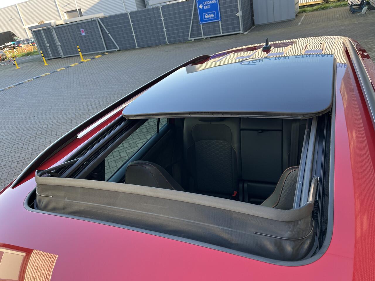 Seat Tarraco 1.4 TSI e-Hybrid PHEV FR / Digitaal dashboard / Pano / Camera / Parkeersensoren V+A / Zwenkbare trekhaak / **