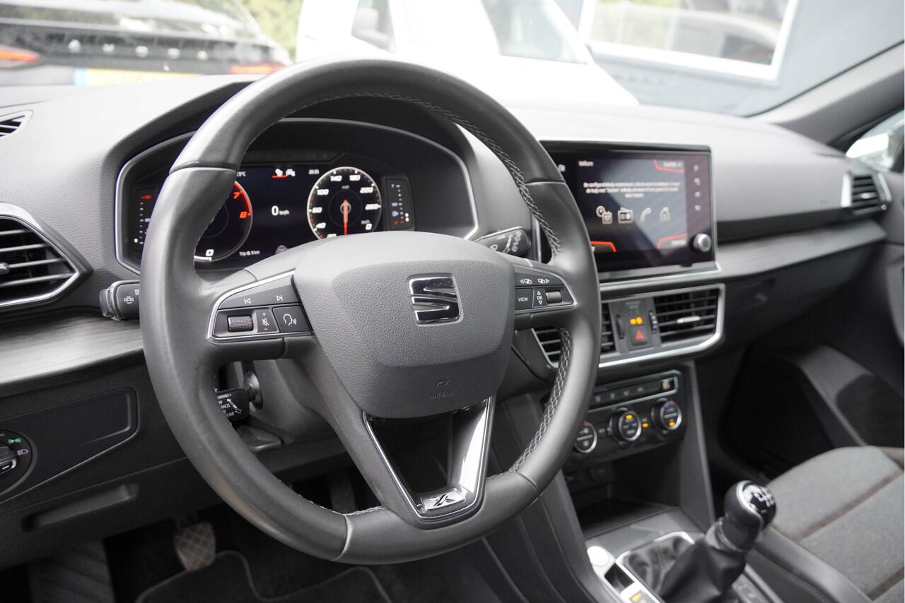 Seat Tarraco 1.5 TSI 150PK! Xcellence Limited Edition BJ2020 Lmv 19" | Pdc | Navi | Achteruitrijcamera | Elek. trekhaak | Elek. achterklep | App-Connect | Beats Audio | Virtual cockpit | Dashboard verlichting | Climate control | Cruise control | Zwarte hemel