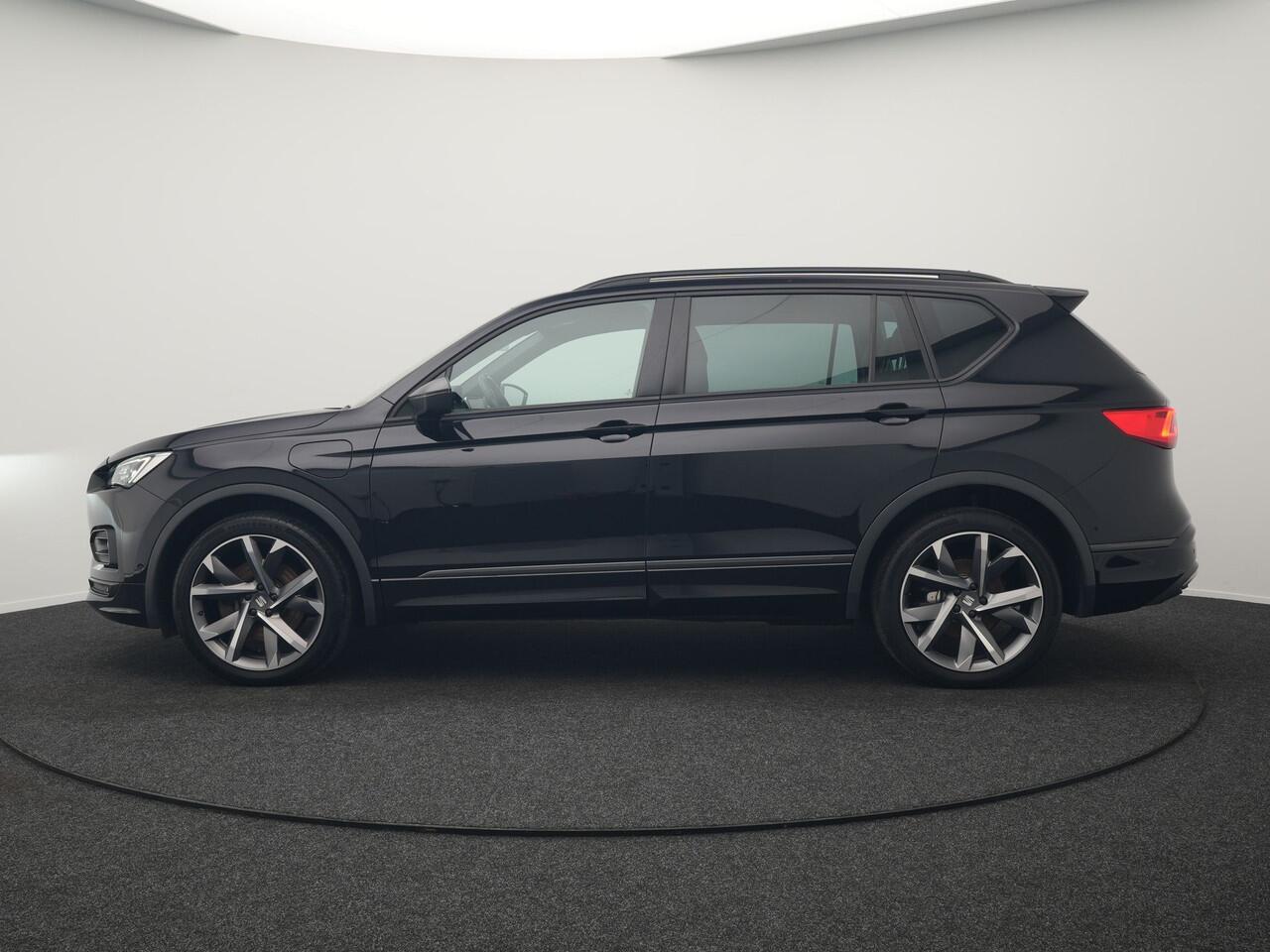 Seat Tarraco 1.4 TSI e-Hybrid FR Plug In Hybrid 245pk Dealer O.H. PHEV | Adaptive Cruise | Camera | Alcantara Sportstoelen Memory & Verwarmd | Apple Carplay | Keyless | Blis | Virtual | Navigatie | DAB | 20" L.M |