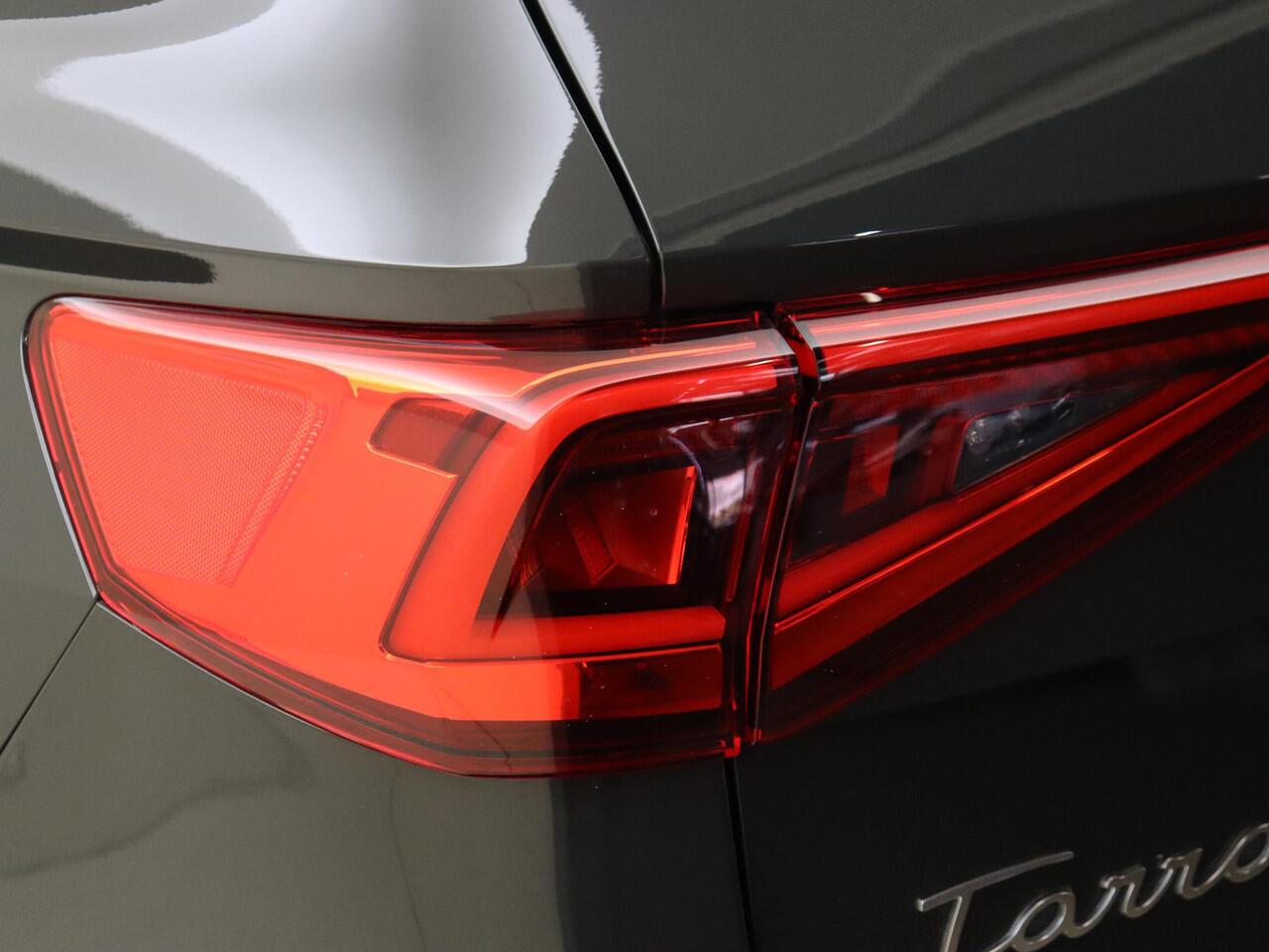 Seat Tarraco 1.4 TSI e-Hybrid PHEV FR Business | Trekhaak | Parkeerassistent | Adaptieve demping systeem | 3-zone airco | Keyless | Dodehoek detectie | Stoel- en stuurwielverwarming |