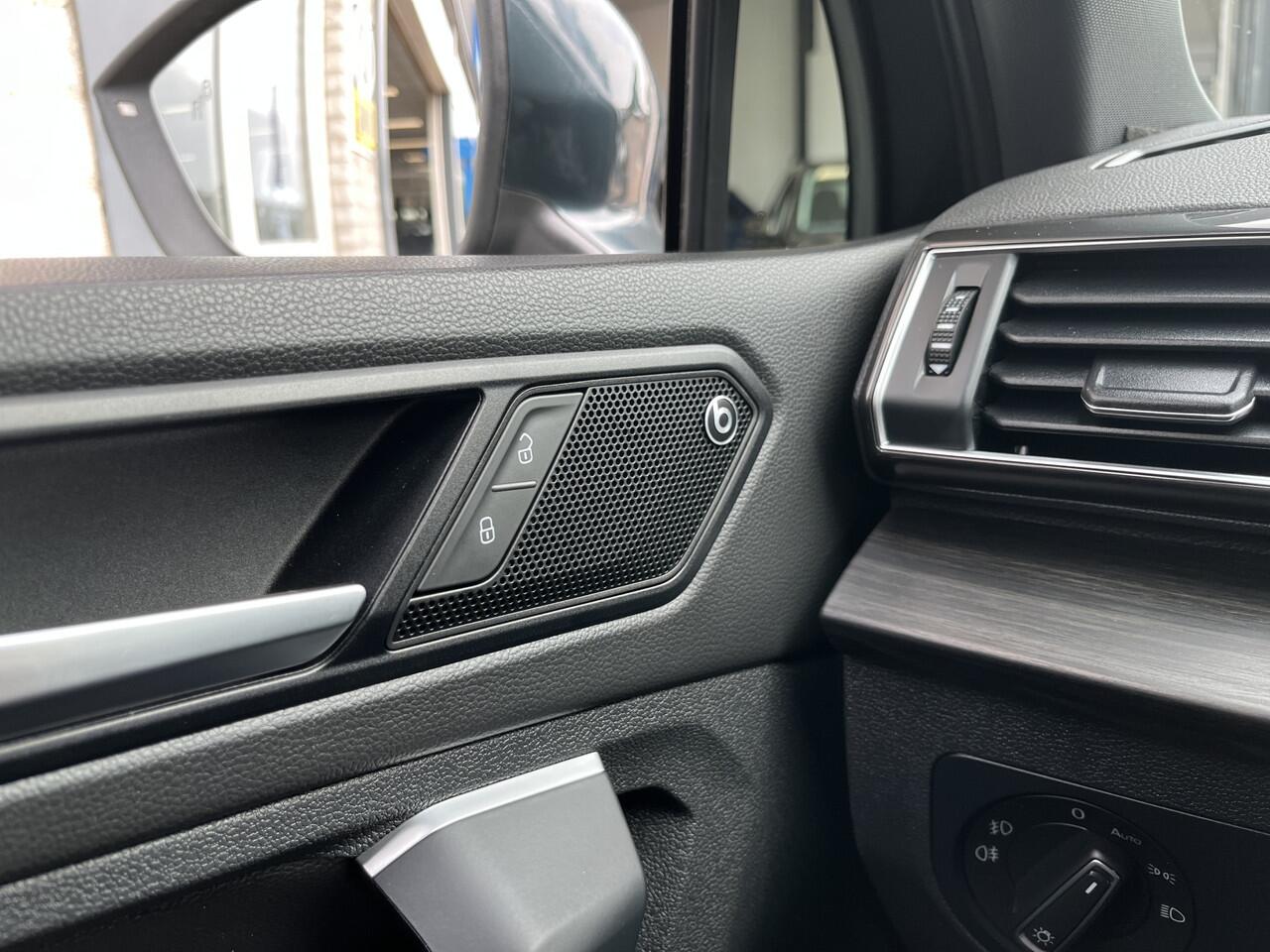 Seat Tarraco 1.5 TSI Xcellence / AUTOMAAT/ TREKHAAK/ PANO/ BEATS AUDIO/ LEDER/ ELEKTR. STOEL/ CAMERA/ PARK. SENSOREN/ LED/ 20" LMV/ ADAPT CRUISE/ DIGITAL DASH/ NAVI/ RIJ-MODI/ CLIMA/ FULL LINK/ SPRAAKBEDIENING