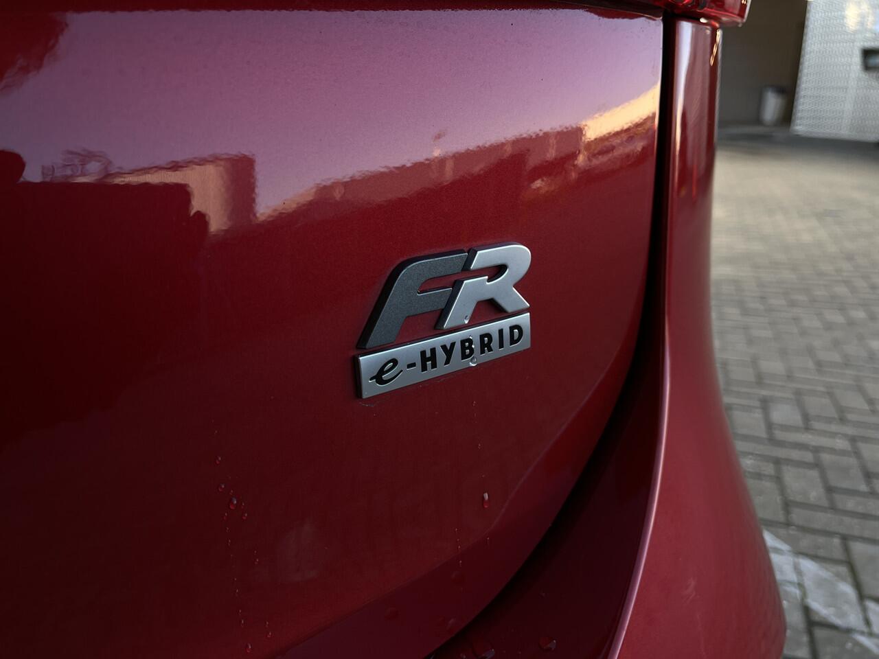 Seat Tarraco 1.4 TSI e-Hybrid PHEV FR / Digitaal dashboard / Pano / Camera / Parkeersensoren V+A / Zwenkbare trekhaak / **