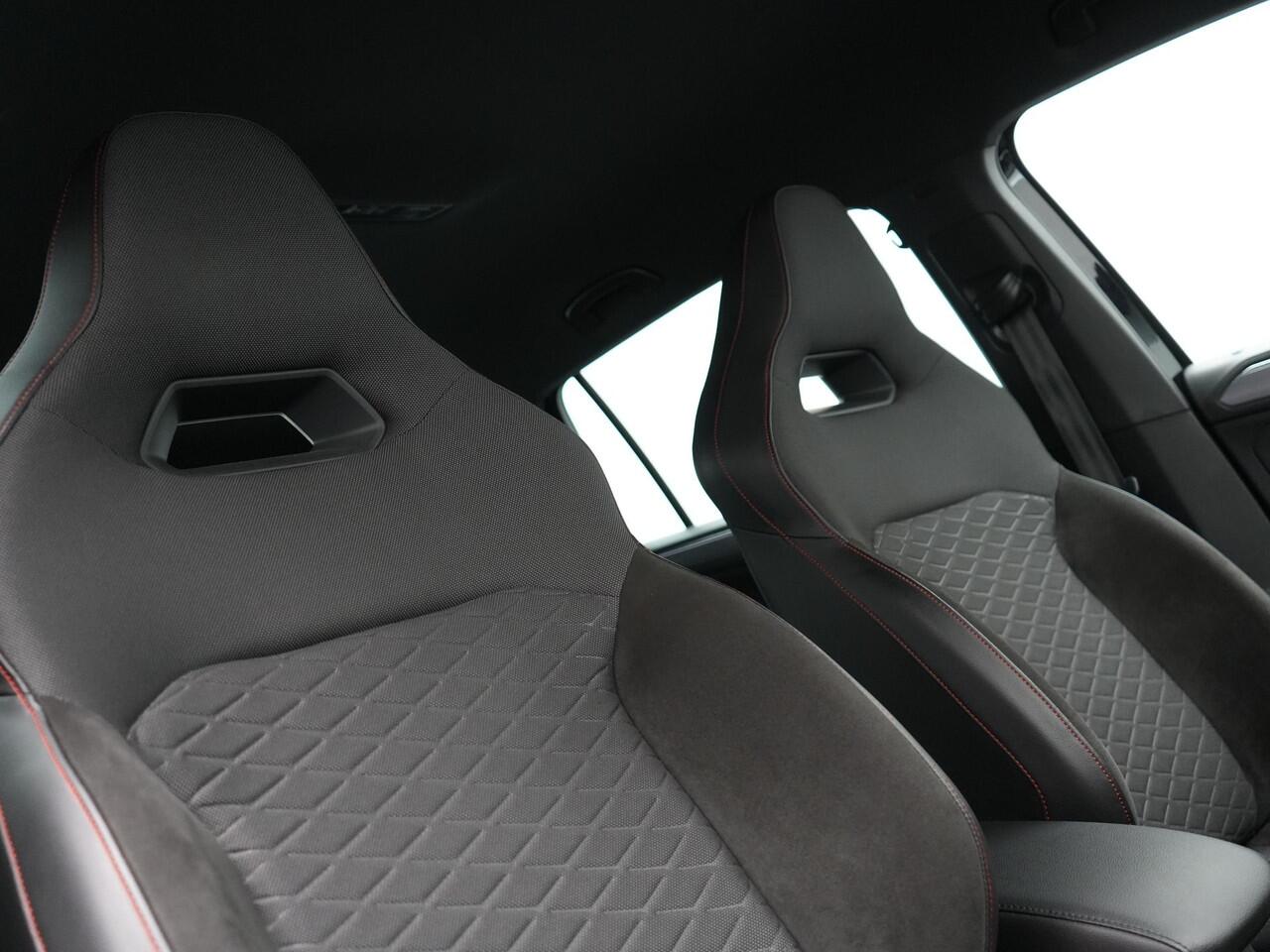 Seat Tarraco 1.4 TSI e-Hybrid FR Plug In Hybrid 245pk Dealer O.H. PHEV | Adaptive Cruise | Camera | Alcantara Sportstoelen Memory & Verwarmd | Apple Carplay | Keyless | Blis | Virtual | Navigatie | DAB | 20" L.M |