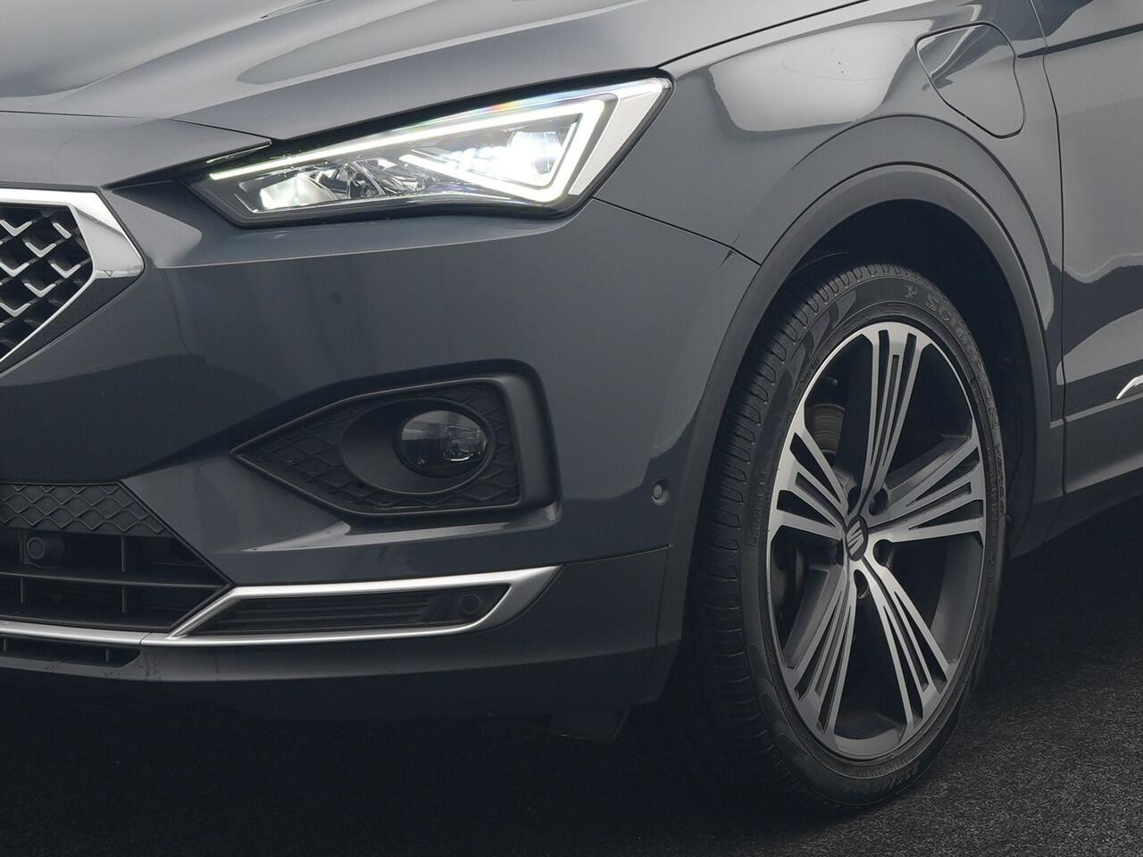 Seat Tarraco 1.4 TSI e-Hybrid Xcellence Plug In Hybrid 245pk Dealer O.H PHEV | Trekhaak Af Fabriek | Panodak | Adaptive Cruise | 360 Camera | Lederen Sportstoelen Memory & Verwarmd | Apple Carplay | Virtual | Stuur Verwarmd | Blis | Navigatie | DAB | 20"L.M |