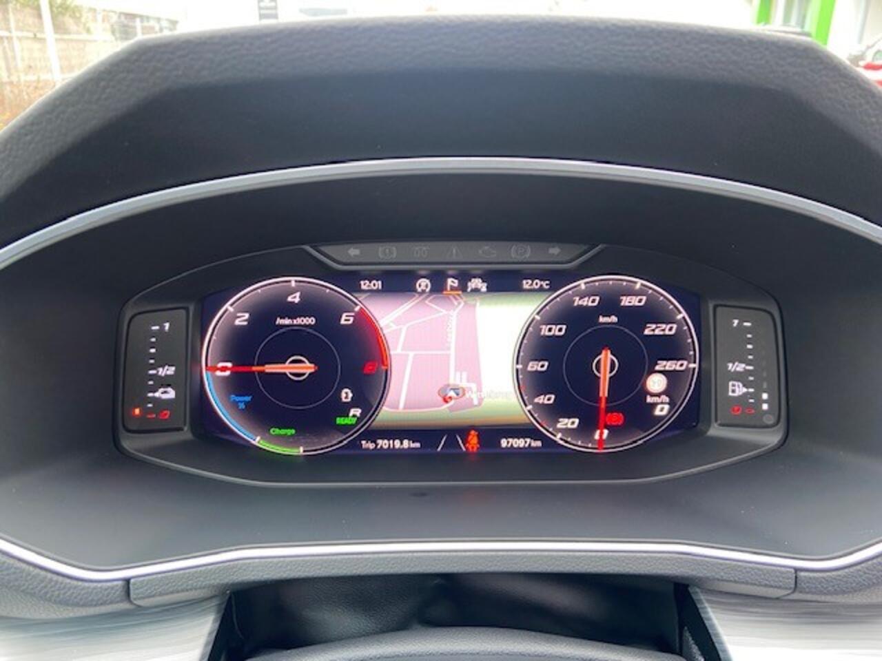 Seat Tarraco 1.4 TSI e-Hybrid PHEV Xperience Business Intense / 19"LMV / PANODAK / Zwenkbare Trekhaak / 360"CAMERA / NAVI / APP.Connect