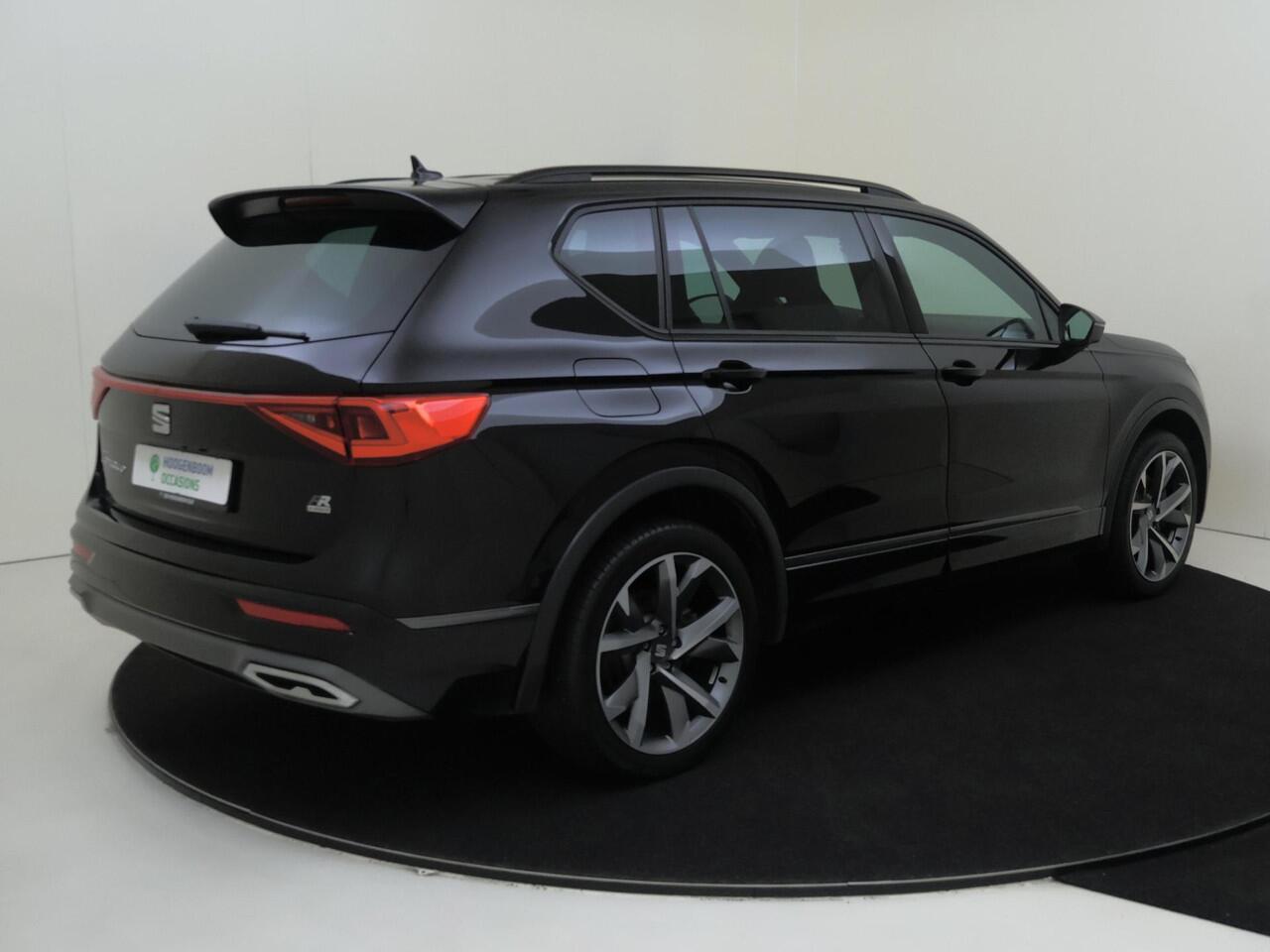 Seat Tarraco 1.4 TSI e-Hybrid PHEV FR Business | Trekhaak | Parkeerassistent | Adaptieve demping systeem | 3-zone airco | Dodehoek detectie | Keyless | Stoel- en stuurwielverwarming |