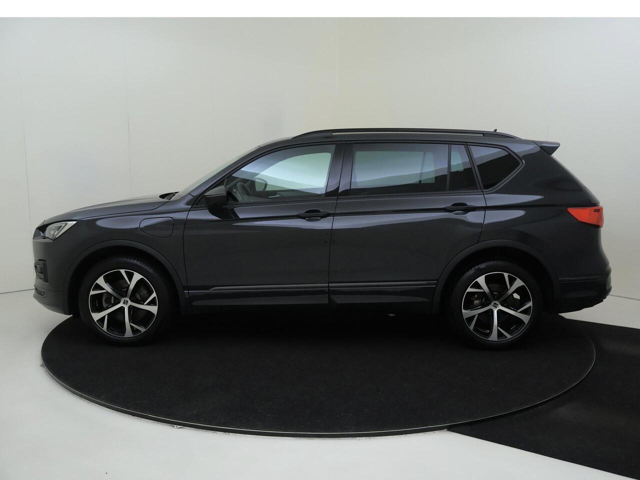 Seat Tarraco 1.4 TSI e-Hybrid PHEV FR Business | Trekhaak | Parkeerassistent | Adaptieve demping systeem | 3-zone airco | Keyless | Dodehoek detectie | Stoel- en stuurwielverwarming |
