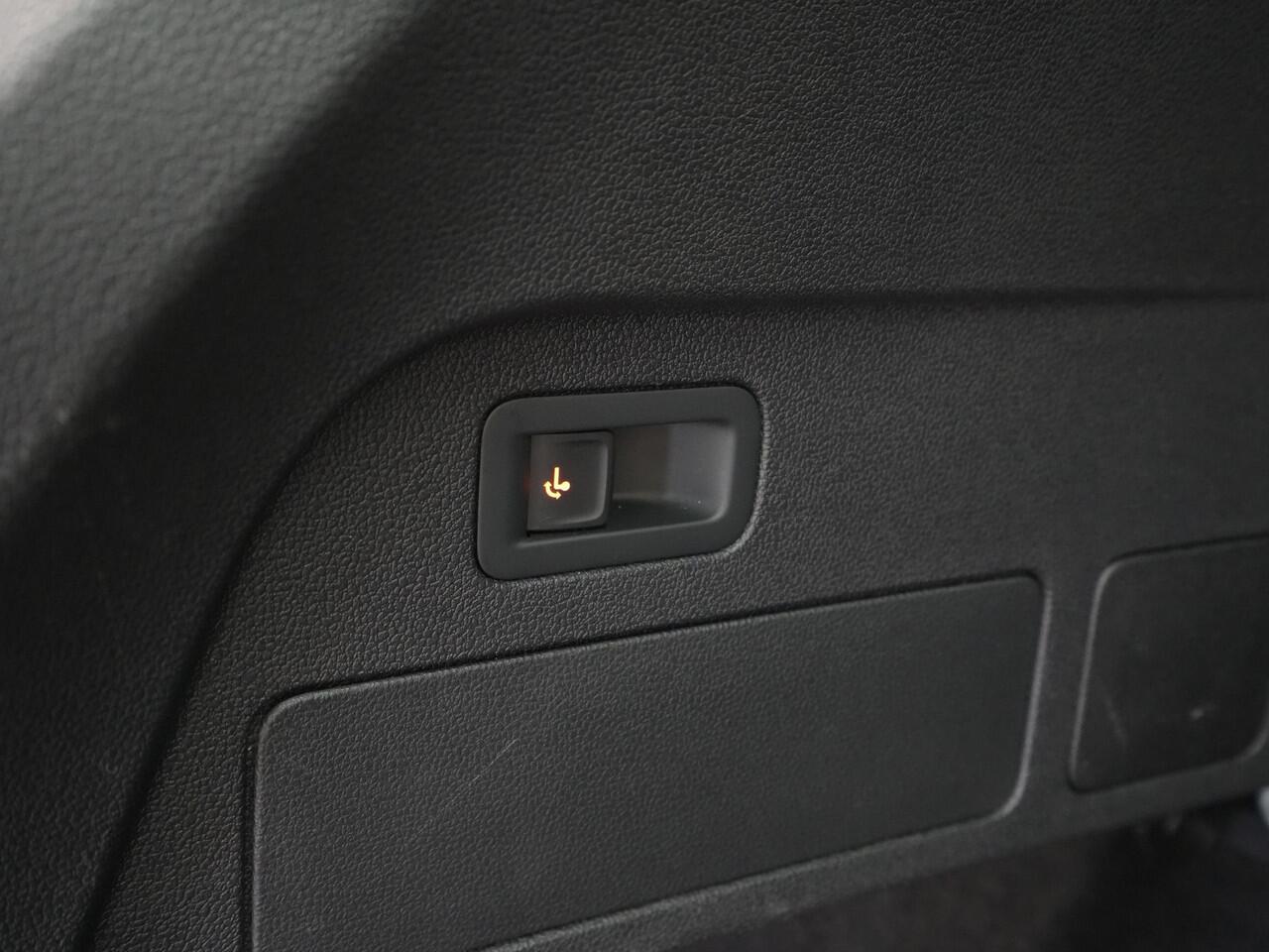 Seat Tarraco 1.5 TSI 150pk DSG FR Business Intense Panoramadak Navigatie Trekhaak Stoelverwarming v + a