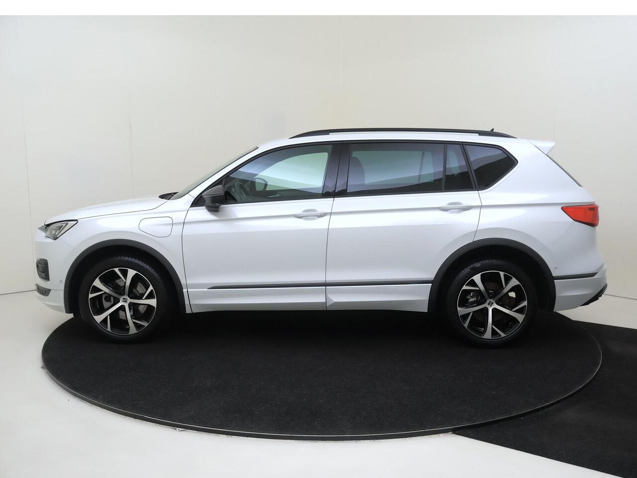 Seat Tarraco 1.4 TSI e-Hybrid PHEV FR Business | Parkeerassistent | Adaptieve demping systeem | 3-zone airco | Keyless | Stoel- en stuurwielverwarming | Adaptieve cruise control | CarPlay |