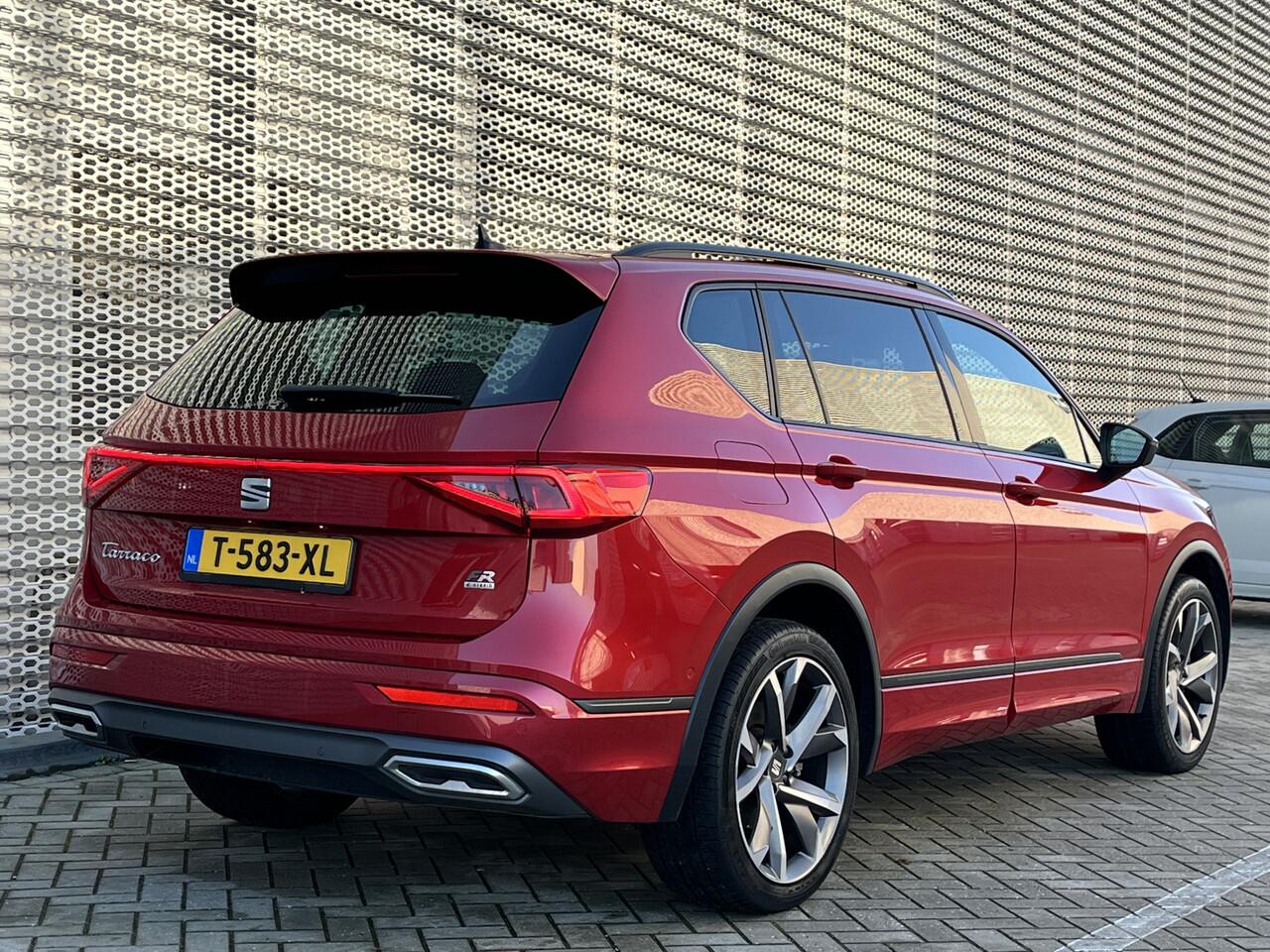 Seat Tarraco 1.4 TSI e-Hybrid PHEV FR / Digitaal dashboard / Pano / Camera / Parkeersensoren V+A / Zwenkbare trekhaak / **