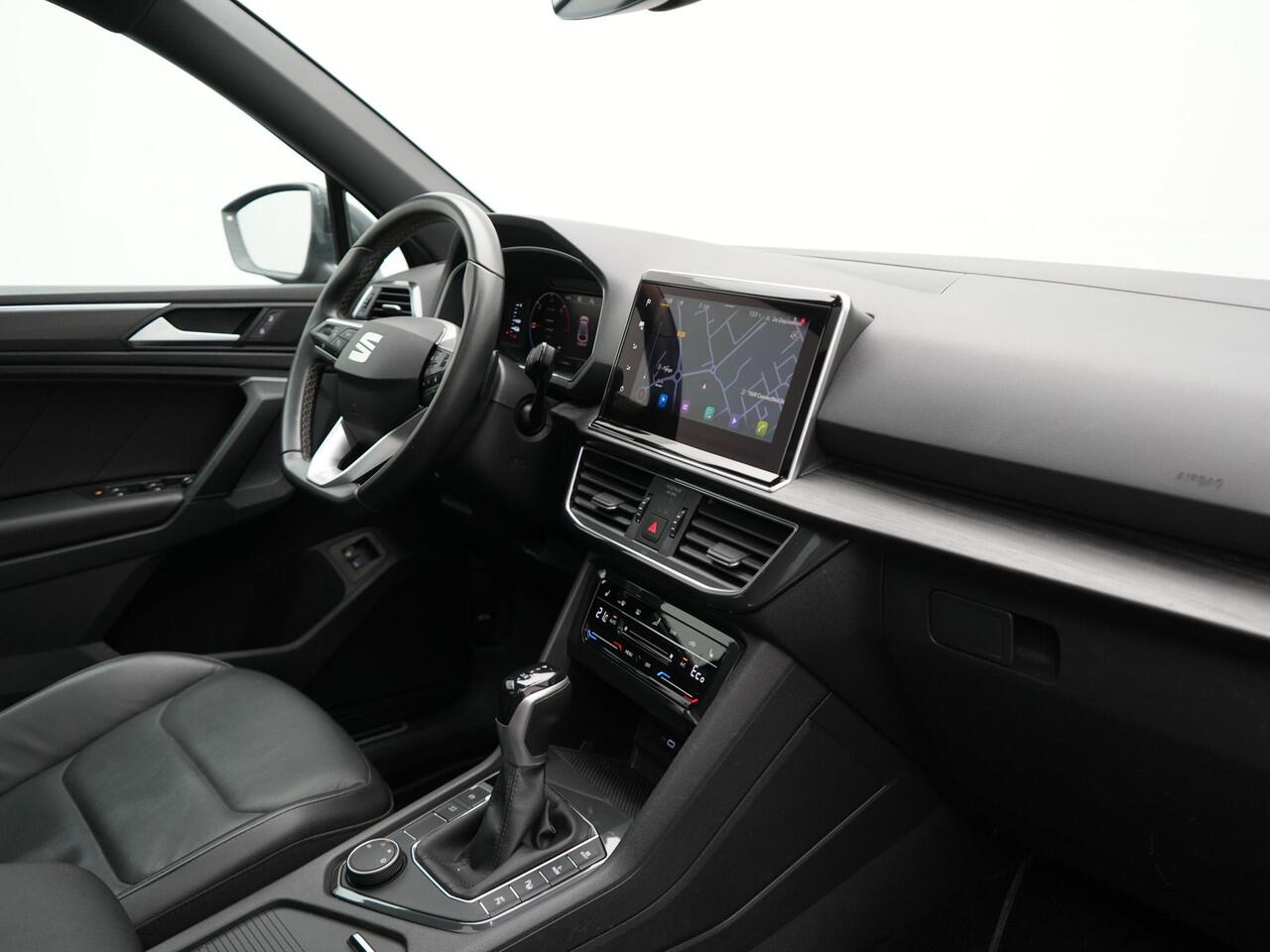 Seat Tarraco 1.4 TSI e-Hybrid Xcellence Plug In Hybrid 245pk Dealer O.H PHEV | Trekhaak Af Fabriek | Panodak | Adaptive Cruise | 360 Camera | Lederen Sportstoelen Memory & Verwarmd | Apple Carplay | Virtual | Stuur Verwarmd | Blis | Navigatie | DAB | 20"L.M |