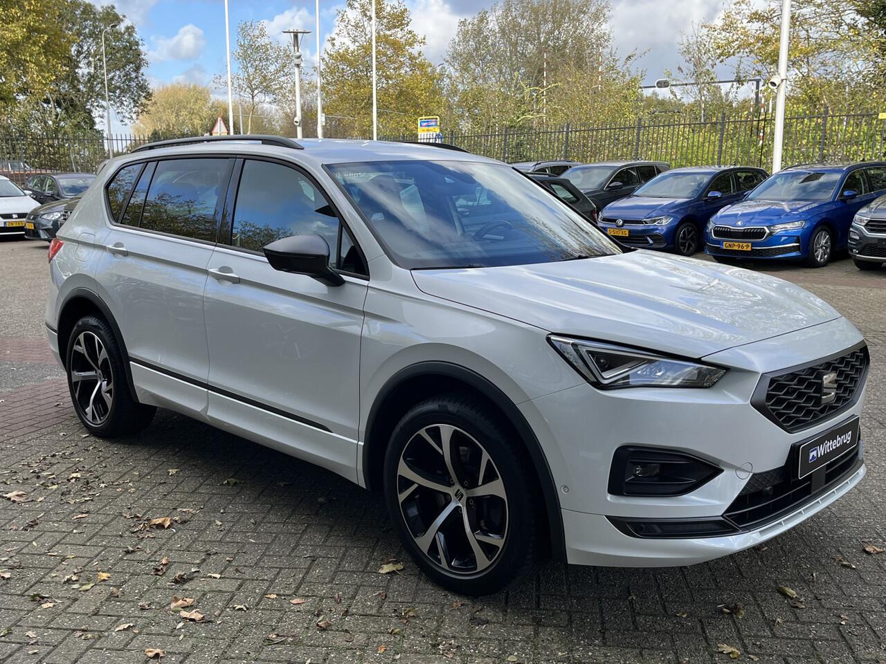 Seat Tarraco 1.4 TSI e-Hybrid PHEV FR Business Intense / Zwenkbare trekhaak / achteruitrij camera / 19'' LMV / 3-zone climate / stoelverwarming voor en achter