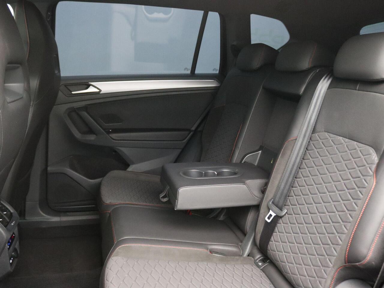 Seat Tarraco 1.4 TSI e-Hybrid PHEV FR 245PK DSG Trekhaak, Achteruitrijcamera, Keyless, Side Assist, Stoel en Achterbankverwarming, Navi, 19" LM Velgen, Adaptieve Cruise Controle