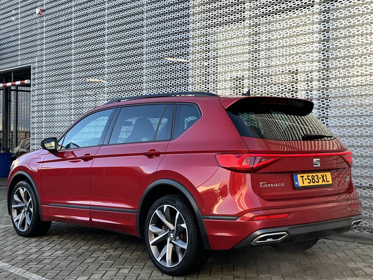 Seat Tarraco 1.4 TSI e-Hybrid PHEV FR / Digitaal dashboard / Pano / Camera / Parkeersensoren V+A / Zwenkbare trekhaak / **