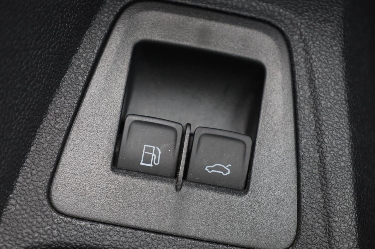 Seat Tarraco 1.4 TSI e-Hybrid PHEV Xperience Business Intense PL ¤691 p/m* 150PK / 110kW achteruitrijcamera elektrische achterklep zwarte dakhemel leder / alcantara digital cockpit navigatie privacy glas draadloos carplay ACC dealer onderhouden