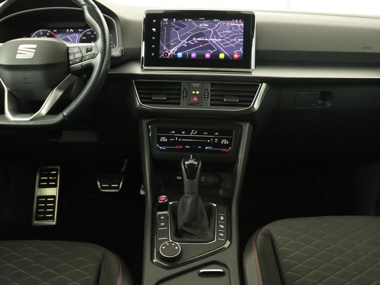 Seat Tarraco 1.5 TSI FR | Trekhaak | Carplay | Camera | Adaptive cruise | Trekhaak | Navigatie | Memory | Full LED | Sfeerverlichting | Keyless | Park Assist | 20'' lichtmetalen velgen