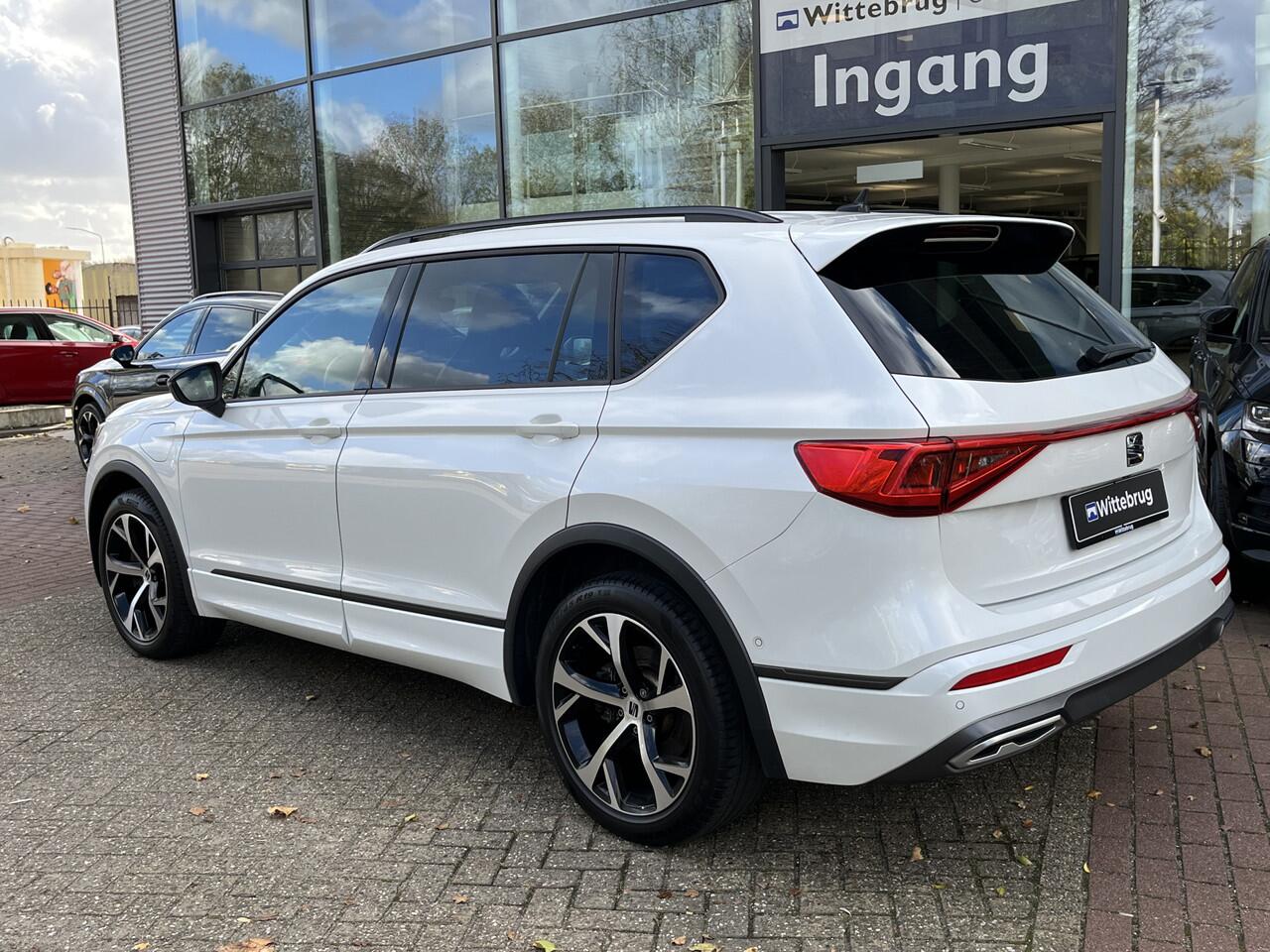 Seat Tarraco 1.4 TSI e-Hybrid PHEV FR Business Intense / Zwenkbare trekhaak / achteruitrij camera / 19'' LMV / 3-zone climate / stoelverwarming voor en achter
