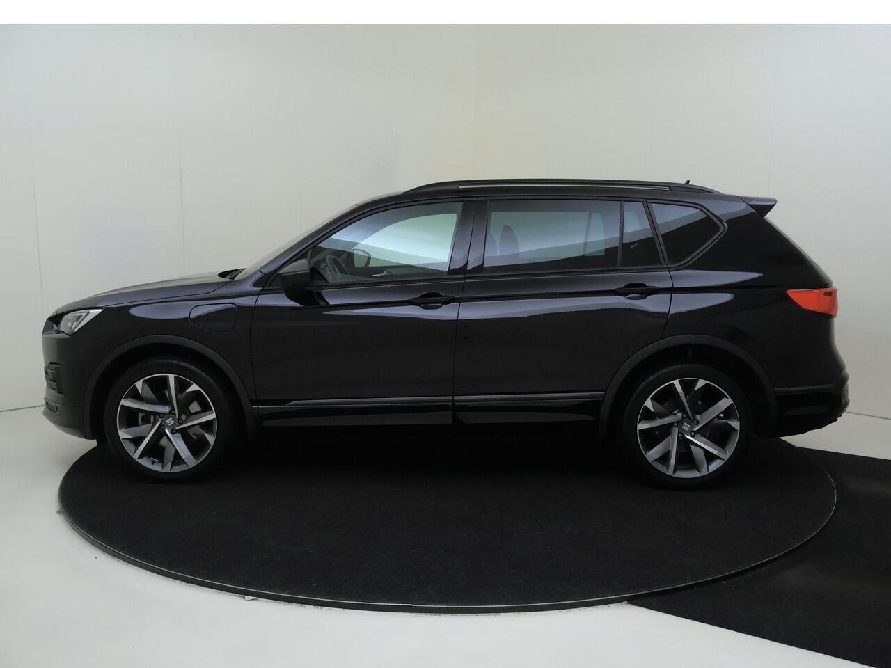 Seat Tarraco 1.4 TSI e-Hybrid PHEV FR Business | Trekhaak | Keyless | Adaptieve demping | Stoelverwarming voor en achter | Parkeerassistent | Dodehoek detectie | Achteruitrijcamera |
