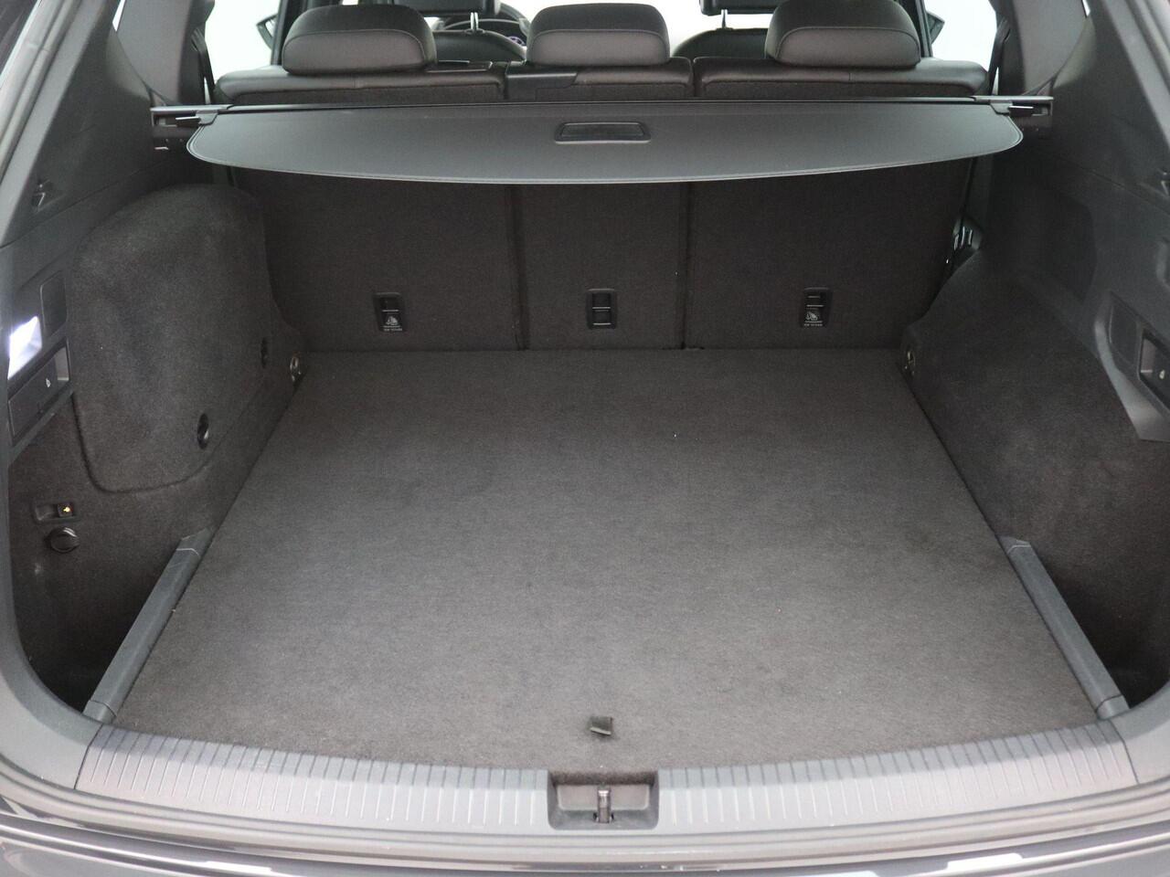 Seat Tarraco 1.4 TSI e-Hybrid PHEV Xcellence Trekhaak wegklapbaar, 360gr Camera, 20" Lmv Supreme, Winterpakkket, Adaptive Cruise control, Adaptief onderstel, Navigatie, Pdc v+a, Stoelverwarming