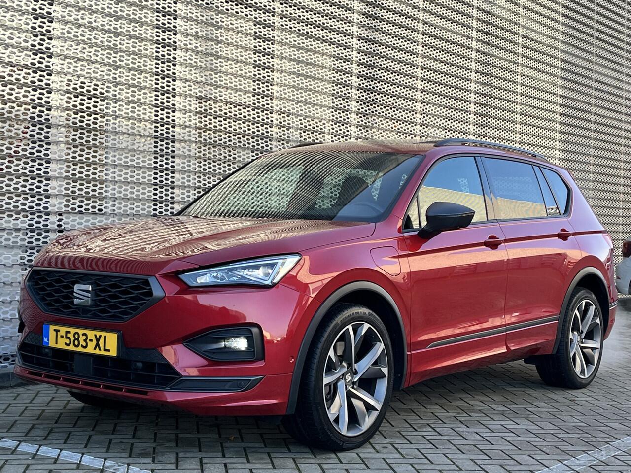 Seat Tarraco 1.4 TSI e-Hybrid PHEV FR / Digitaal dashboard / Pano / Camera / Parkeersensoren V+A / Zwenkbare trekhaak / **