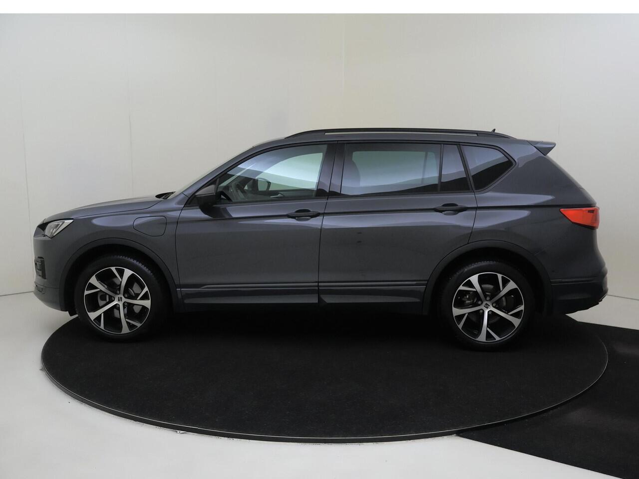 Seat Tarraco 1.4 TSI e-Hybrid PHEV FR Business | Trekhaak | Parkeerassistent | Adaptieve demping | Stoelverwarming voor en achter | Keyless | Dodehoek detectie | Achteruitrijcamera |
