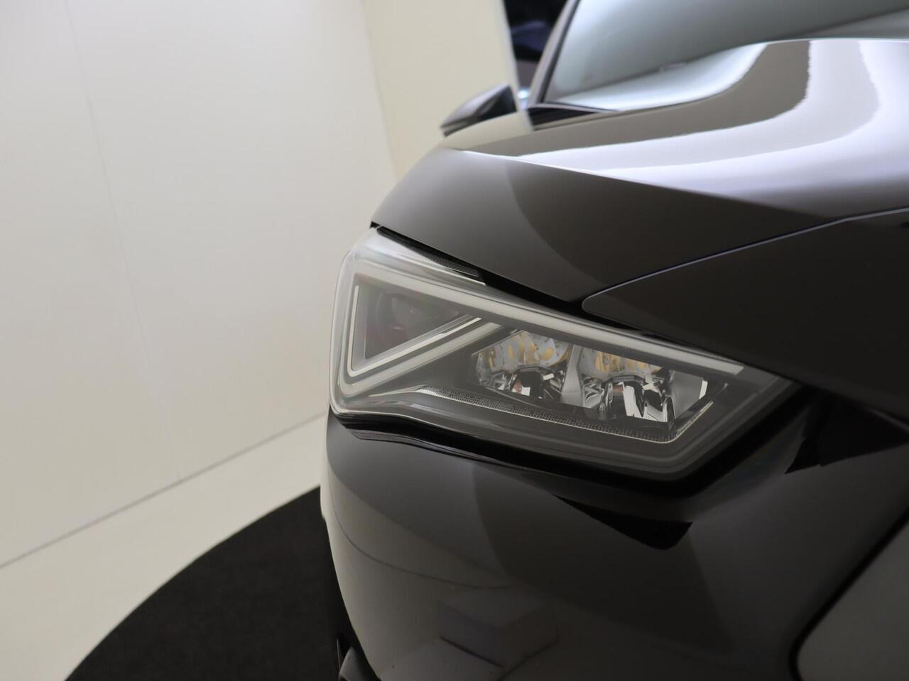 Seat Tarraco 1.4 TSI e-Hybrid PHEV FR Business | Trekhaak | Parkeerassistent | Adaptieve demping systeem | 3-zone airco | Dodehoek detectie | Keyless | Stoel- en stuurwielverwarming |