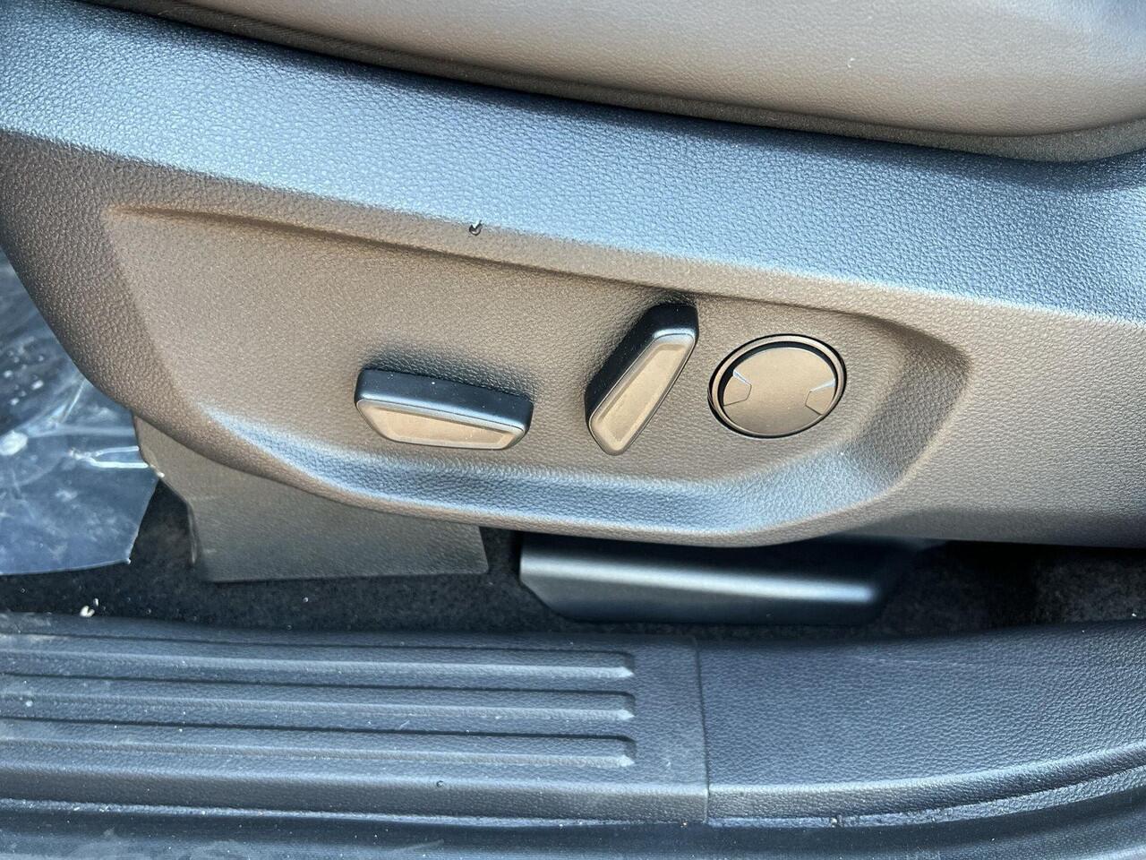 Volkswagen AMAROK Plus Cabine 3.0 TDI V6 240 pk Automaat 4x4 | Style | Rolbeugel | Trekhaak | 360 Camera | ACC | Incl. wand |