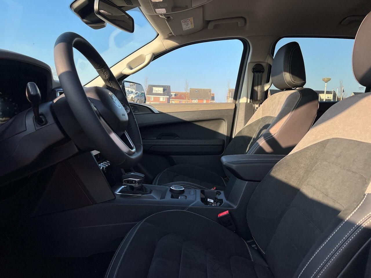 Volkswagen AMAROK Plus Cabine 3.0 TDI V6 240 pk Automaat 4x4 | Style | Rolbeugel | Trekhaak | 360 Camera | ACC | Incl. wand |