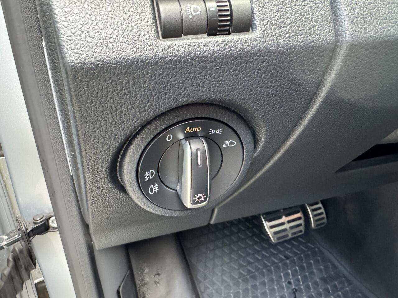 Volkswagen AMAROK 3.0 TDI V6 260pk DSG 4Motion DC Highline Lederenbekleding Navigatie Apple Carplay Laadbak inrichting Camera